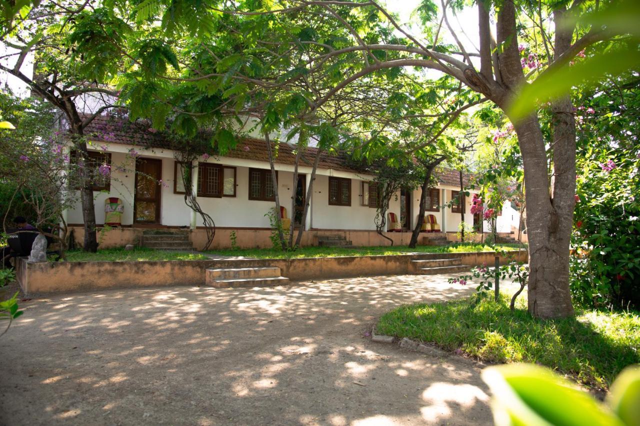 Hotel The Mountain Retreat Tiruvannāmalai Exterior foto
